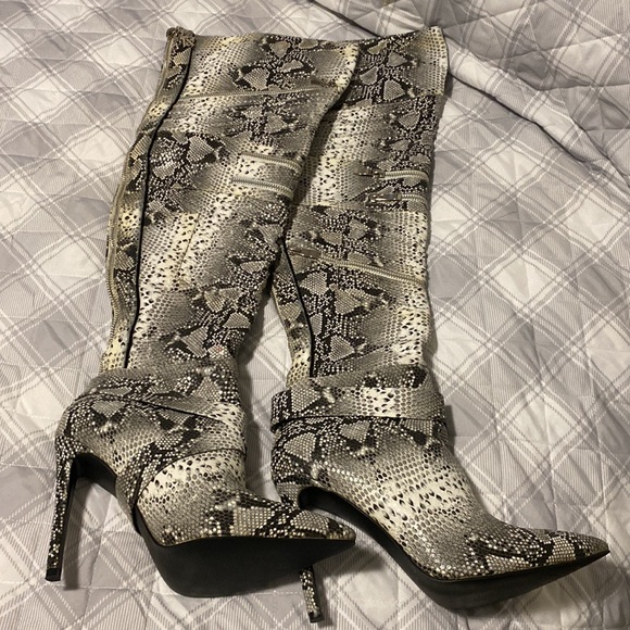 Never used - Picture 2 of 3